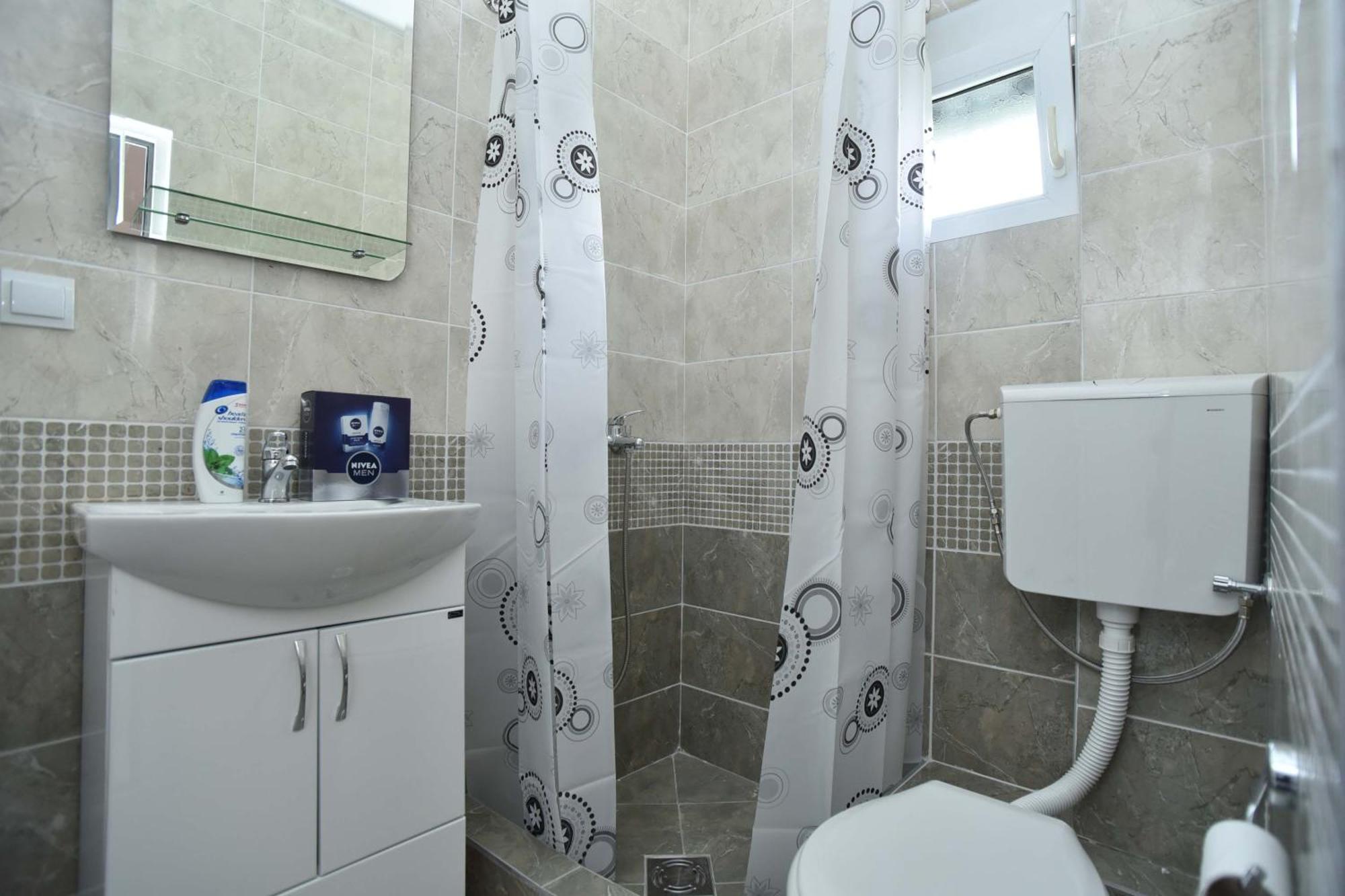 Apartmani Mihovic - Jaz 부드바 외부 사진